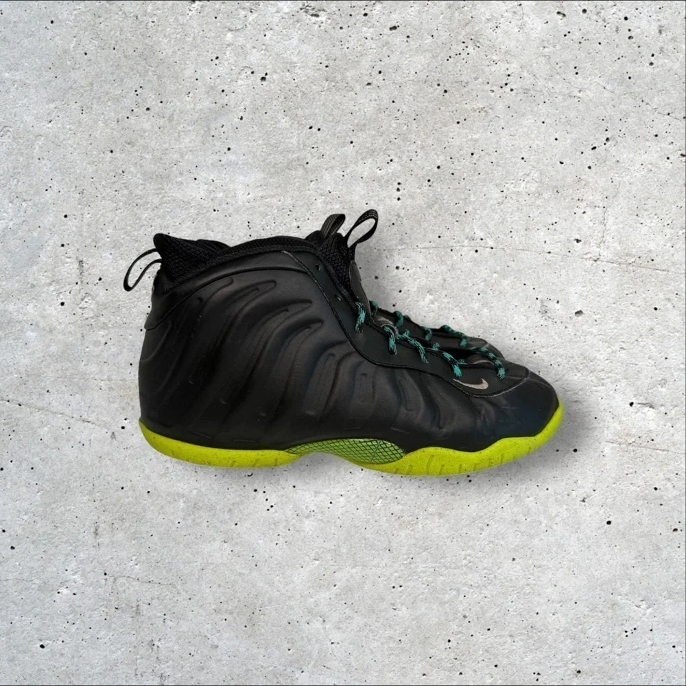 Kids Jordan Flight SC-3 size 4.5Y